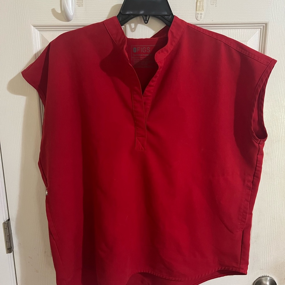 Figs winning red scrub top